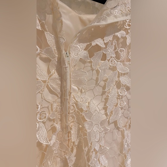 Tulle Dress Flower Embroidery- Size S - Picture 3 of 4